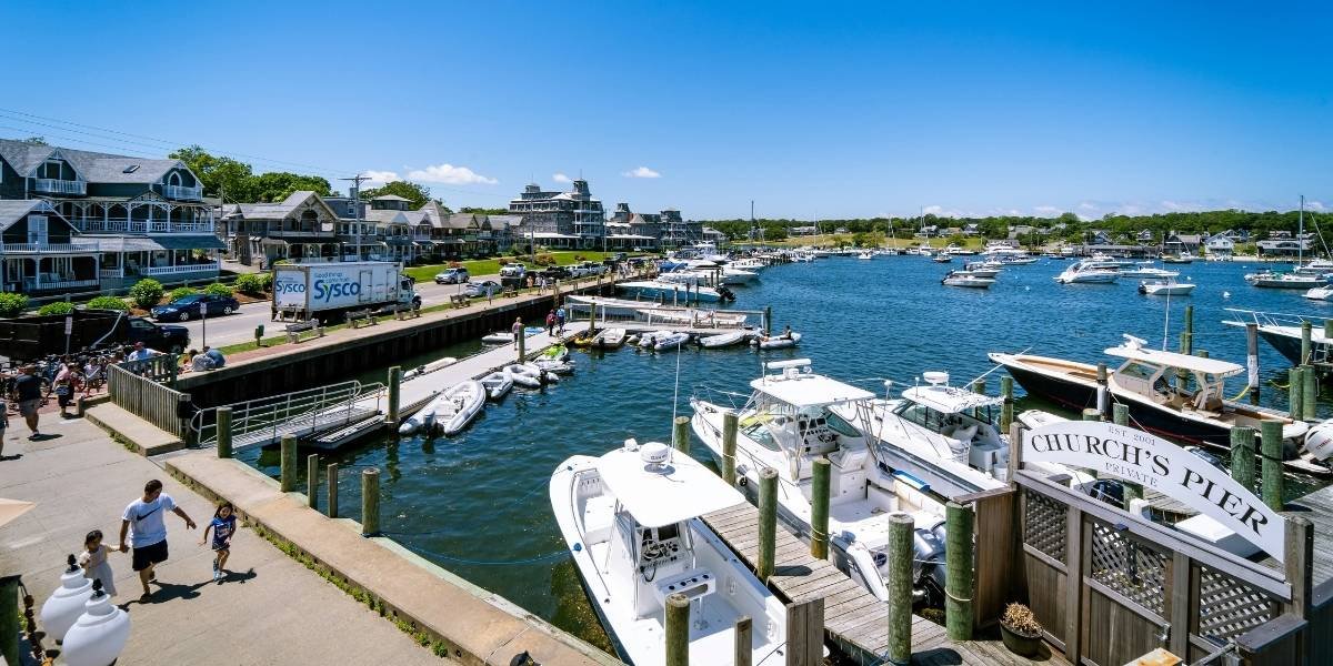 Discover Oak Bluffs: A Gem in Martha’s Vineyard for Visitors and Travelers