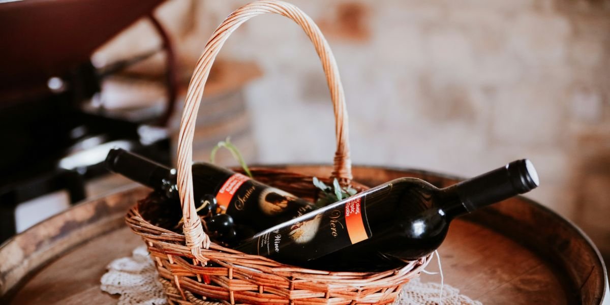 How a Housewarming Wine Gift Basket Creates Memorable First Impressions