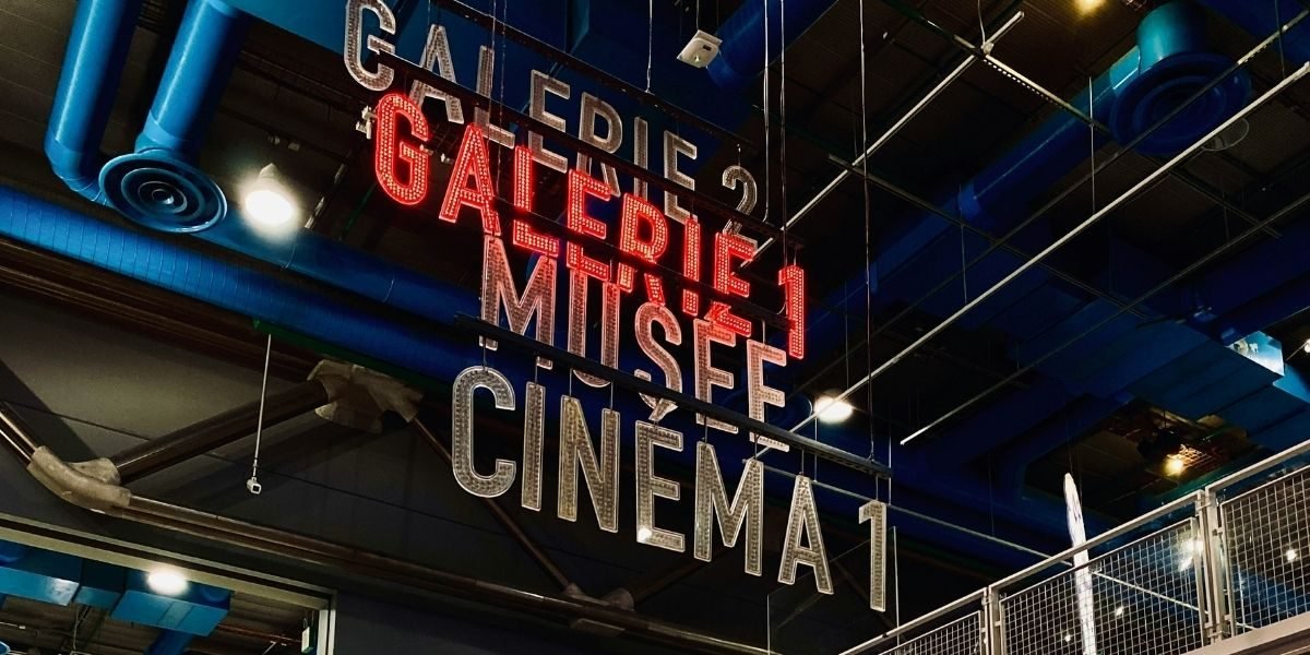 The Art of the Tease: How a Movie Trailer Sells Films