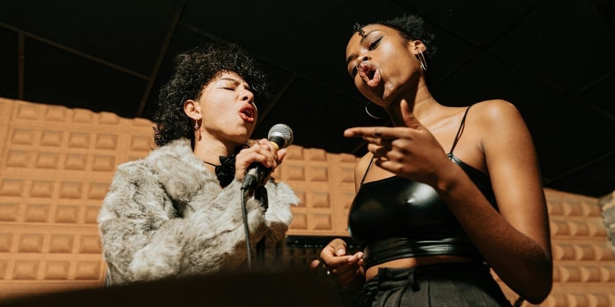 The Art of the Voice: Technical Mastery and Expressive Power in Black Diva Vocals