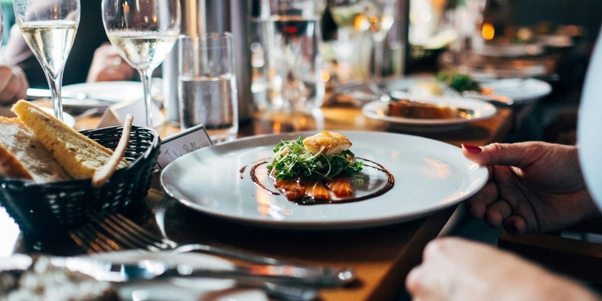 How to Use Silverware Properly: Fine Dining Etiquette